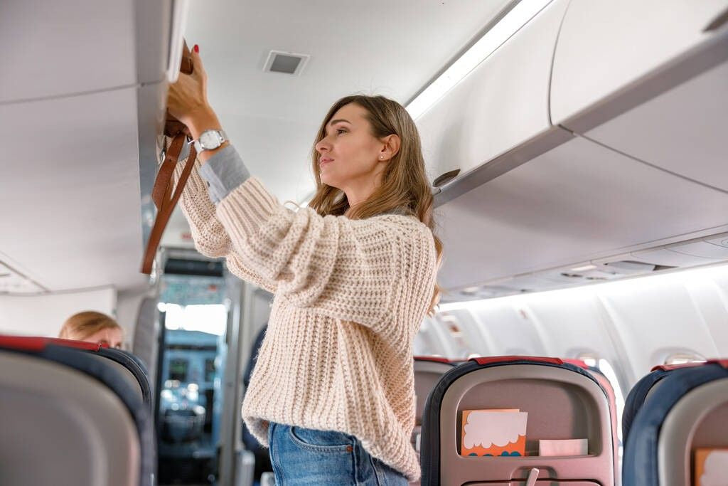 How to Keep Your Skin Hydrated at 30,000 Feet