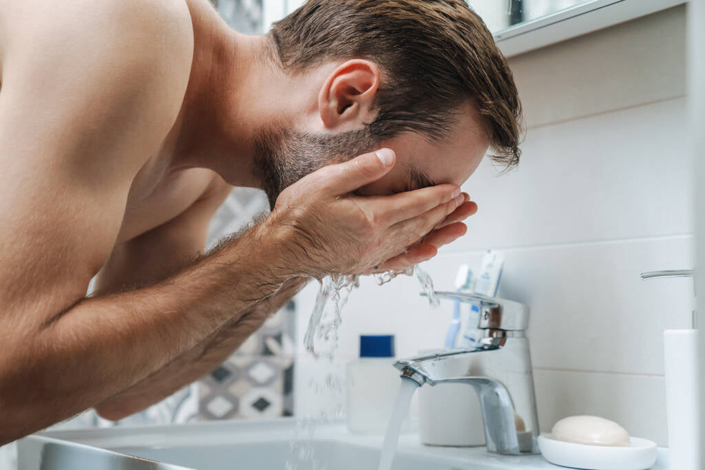 How to Choose the Right Facial Cleanser for Men