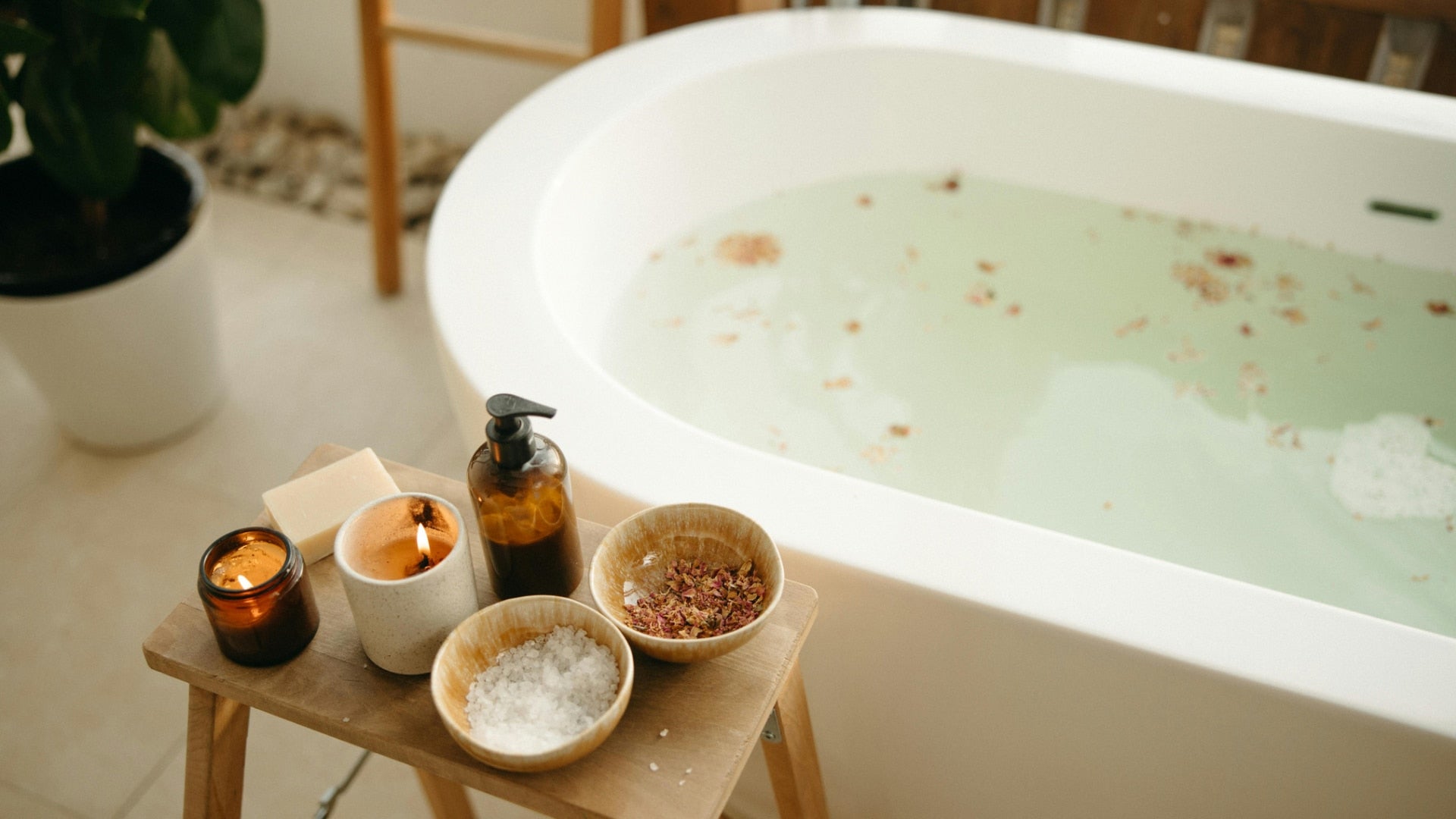 Post-Workout Recovery: How a Dead Sea Salt Bath Can Ease Muscle Tension