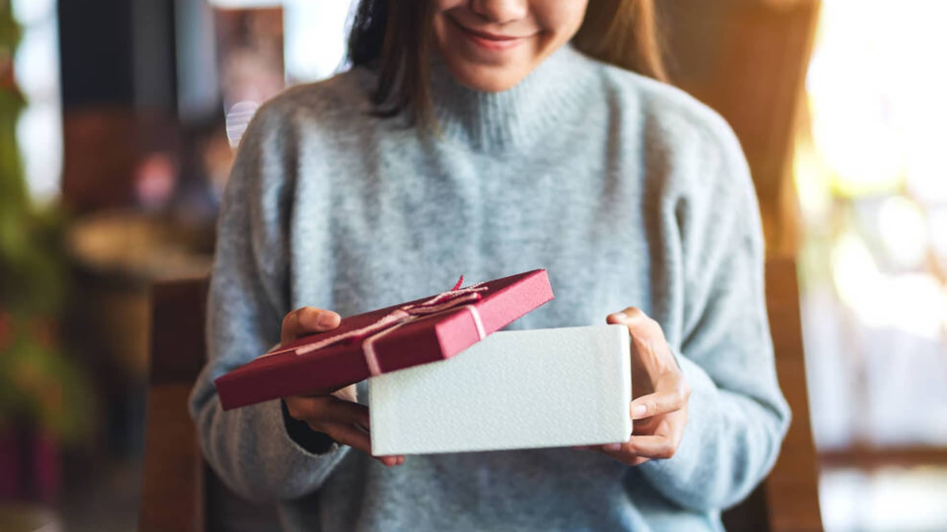 8 Tips on How to Be the Best Skincare Gift Giver